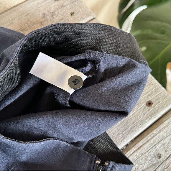 Everlane Almost Mini A-Line Skirt Navy 2 EUC Stretch - Picture 11 of 12